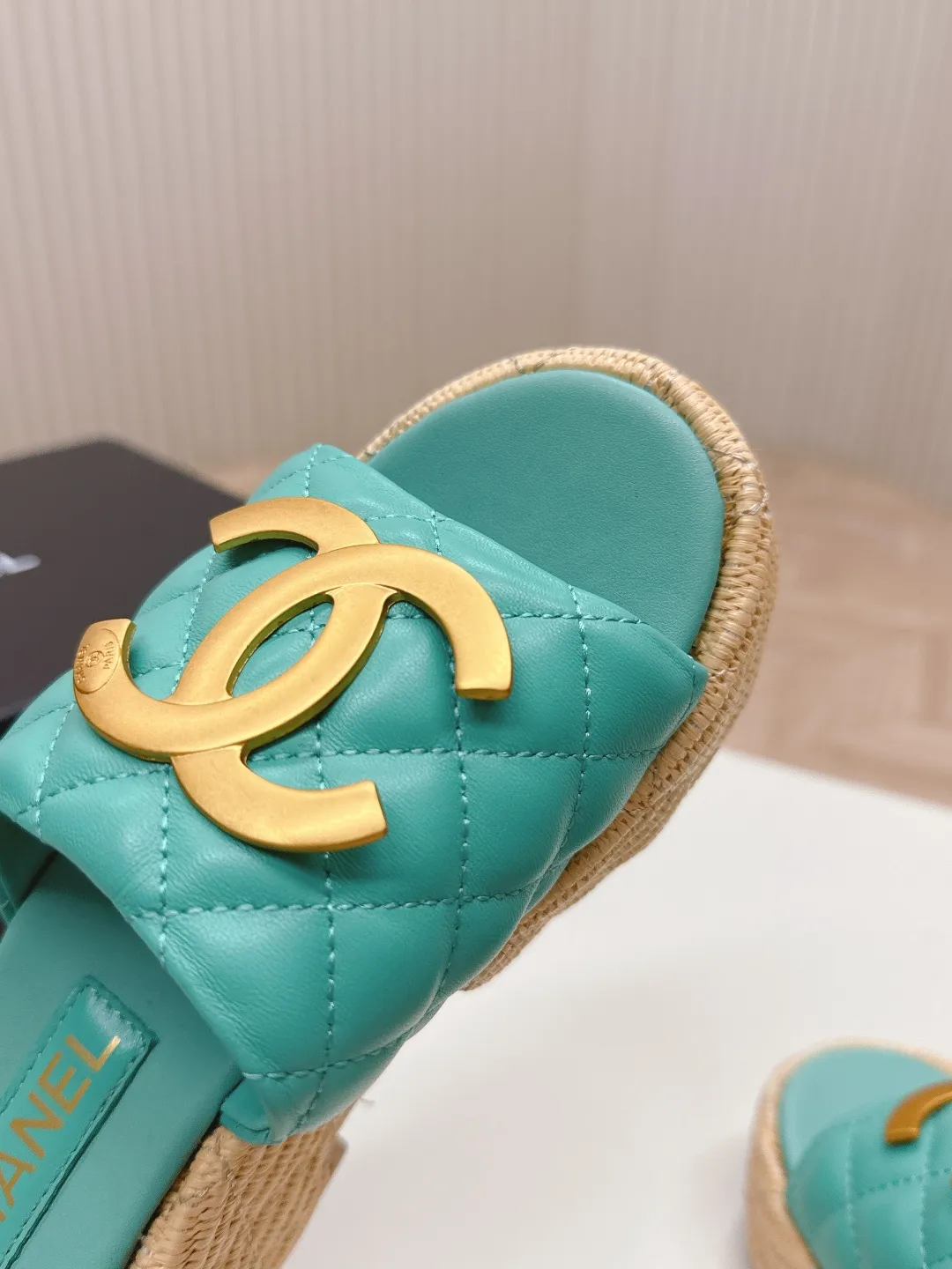 👟👟Ex-factory price 560👟👟 CHANEL Chanel 2025 new sandals and slippers series classic series every style is great rhombus platform sandals and slippers elegant and noble comfortable and versatile upper: sheepskin foot pad: sheepskin sole: rubber outsole size: 35-40